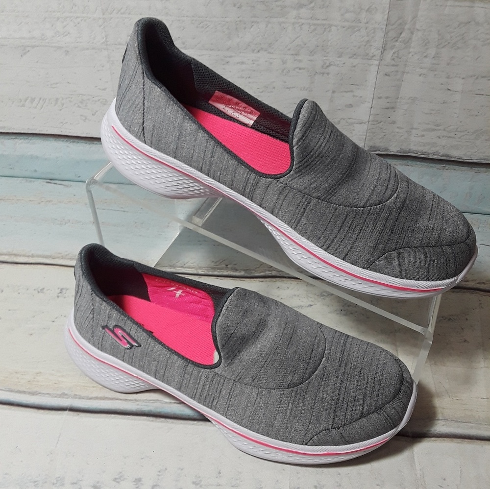 Skechers Goga Max Women's Gray Athletic Shoe 3 M - Picture 2 of 8